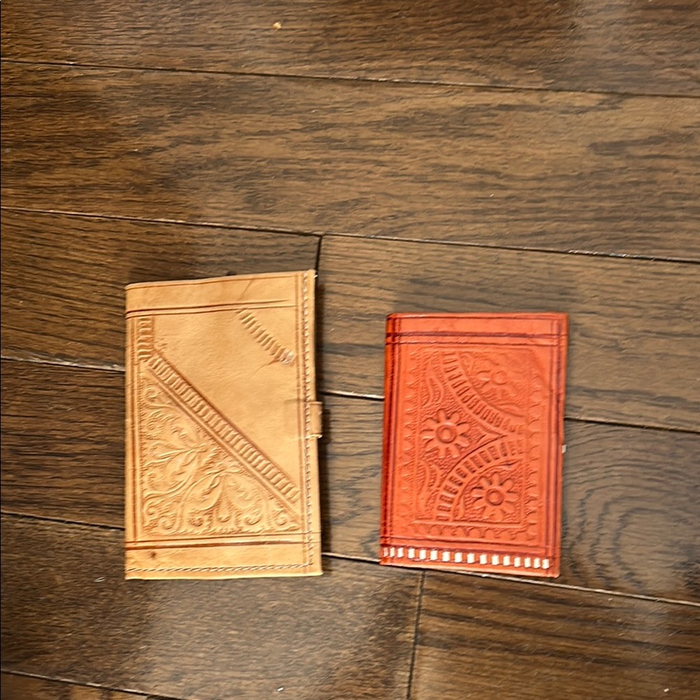 Leather Elegant Tan and Red Embossed Wallet Set